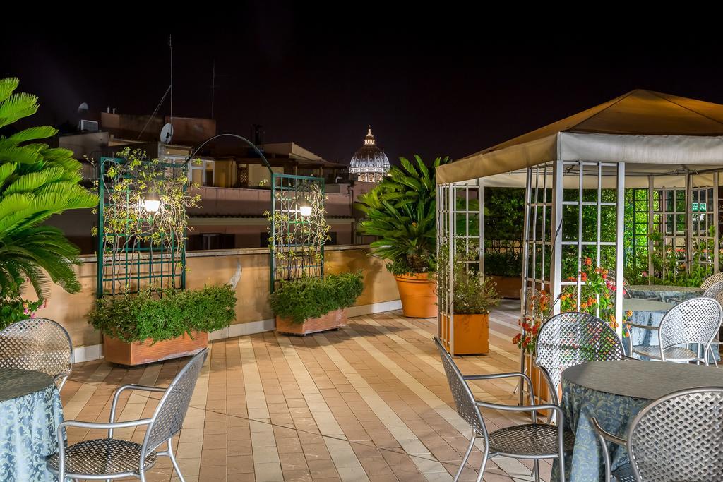 Domus Carmelitana Hotel โรม ภายนอก รูปภาพ
