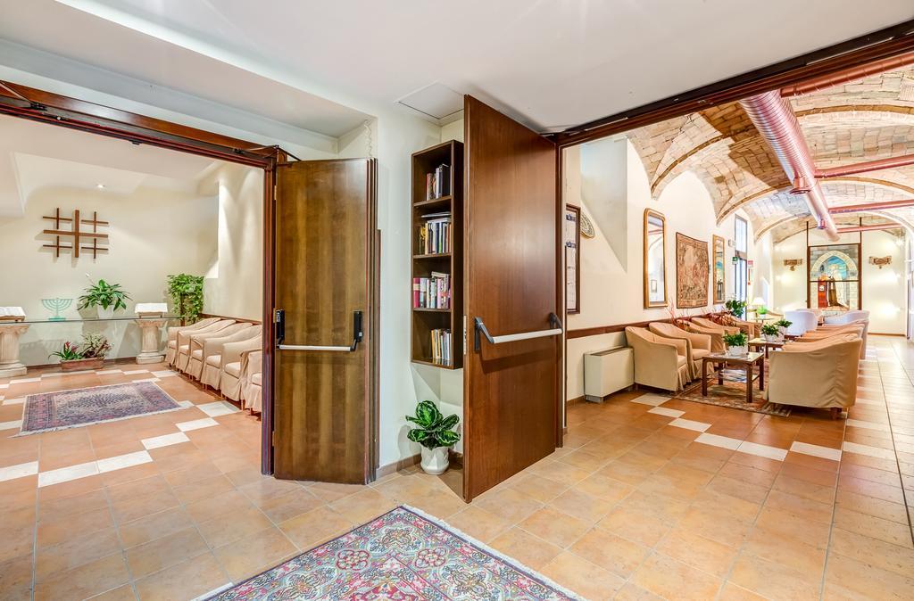 Domus Carmelitana Hotel โรม ภายนอก รูปภาพ