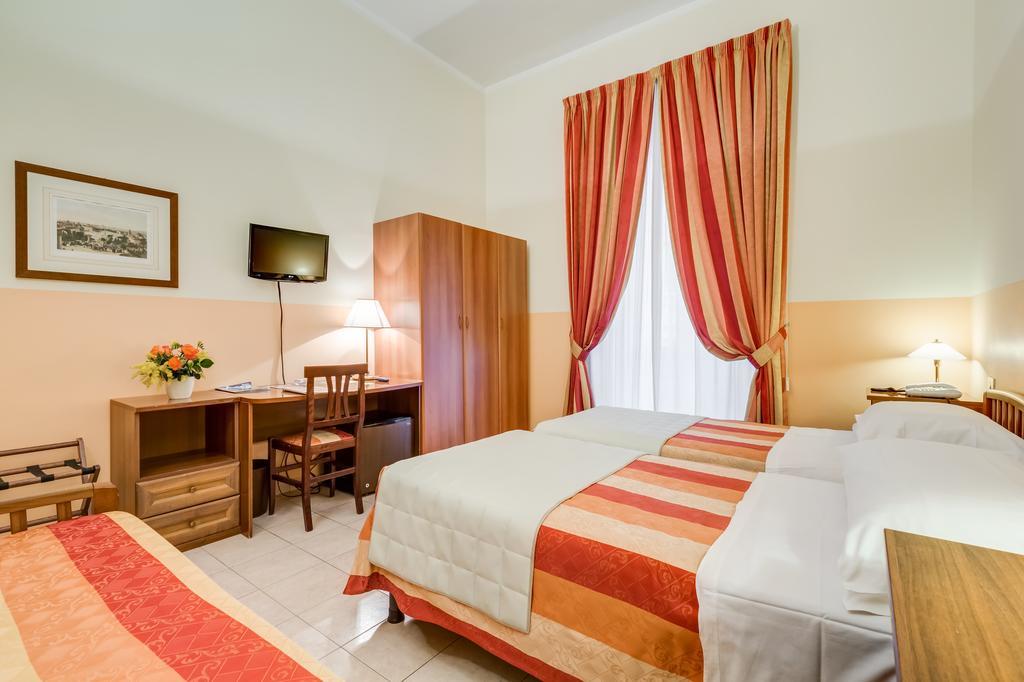 Domus Carmelitana Hotel โรม ภายนอก รูปภาพ