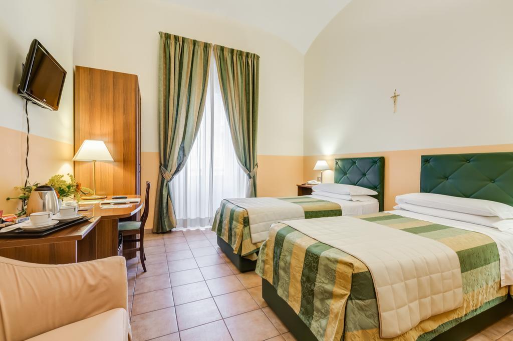 Domus Carmelitana Hotel โรม ภายนอก รูปภาพ