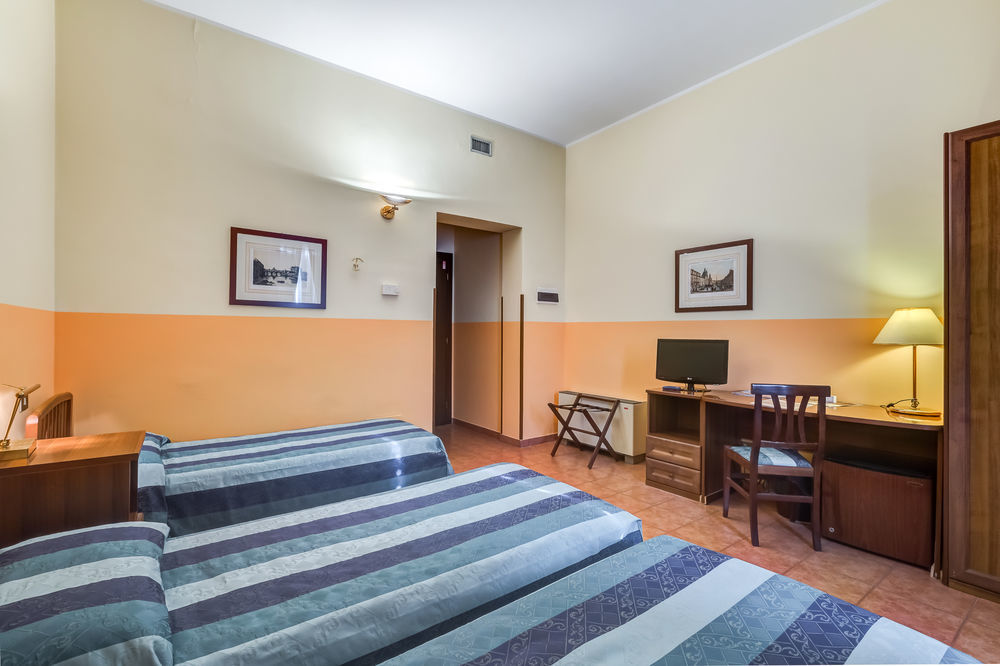 Domus Carmelitana Hotel โรม ภายนอก รูปภาพ