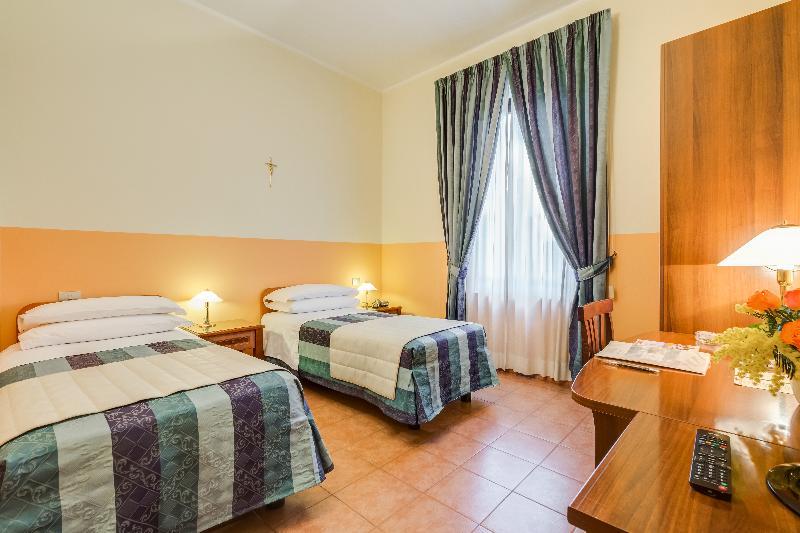Domus Carmelitana Hotel โรม ภายนอก รูปภาพ