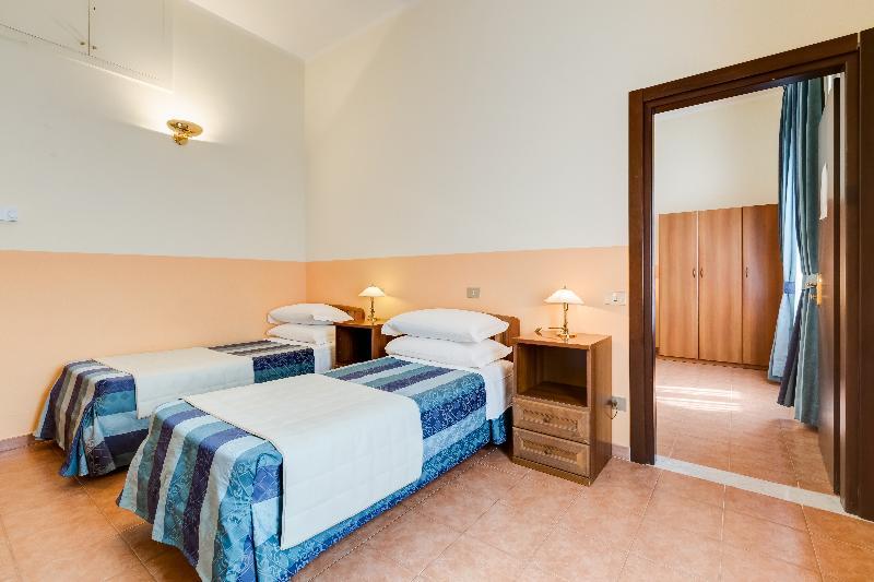 Domus Carmelitana Hotel โรม ภายนอก รูปภาพ