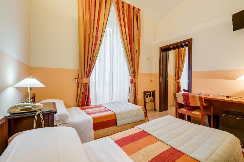 Domus Carmelitana Hotel โรม ภายนอก รูปภาพ