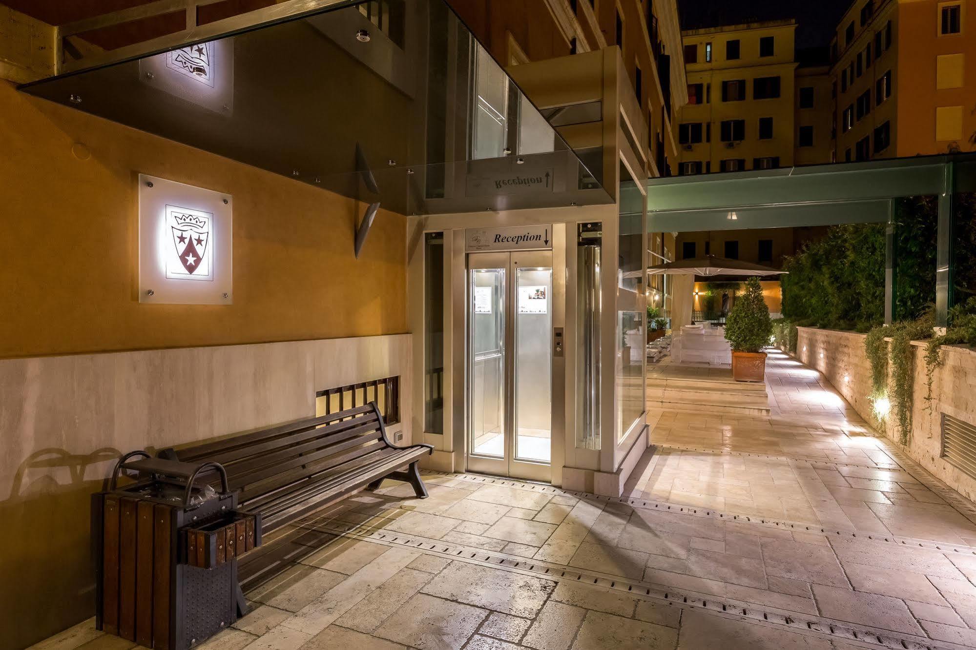 Domus Carmelitana Hotel โรม ภายนอก รูปภาพ
